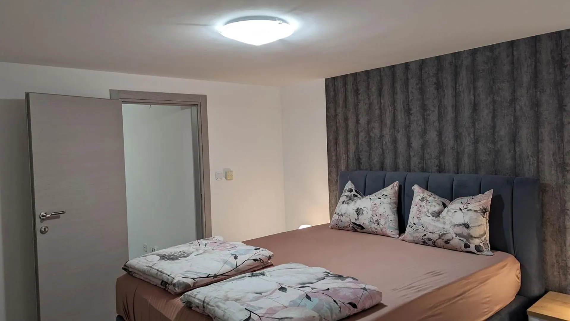 Kartal Residence In The Center Of Porec Near The Beach