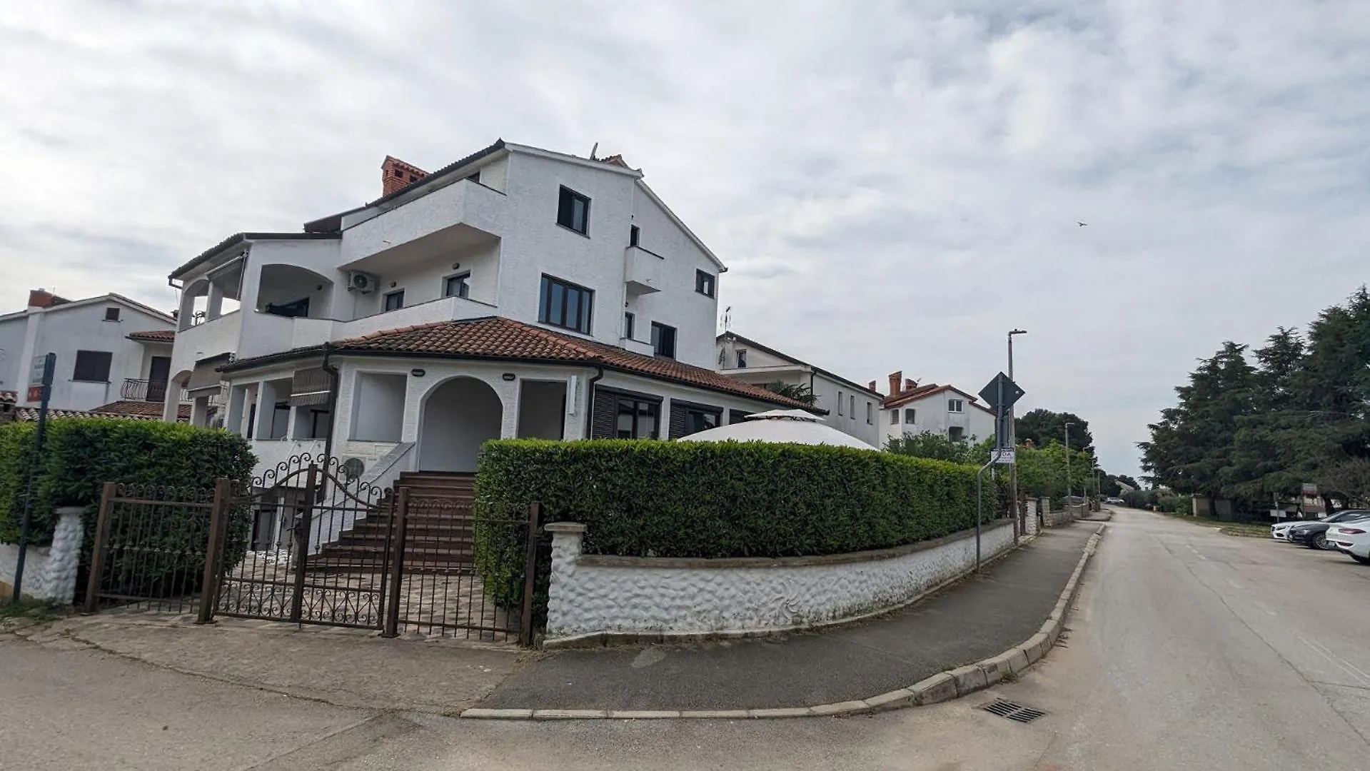 Kartal Residence In The Center Of Porec Near The Beach